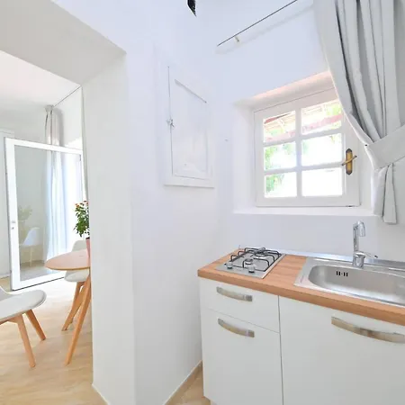 Aida Luxury & Guest house