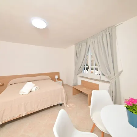 Konukevi Aida Luxury & 3*
