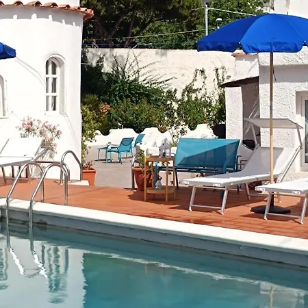 Aida Luxury & Gasthuis 3*